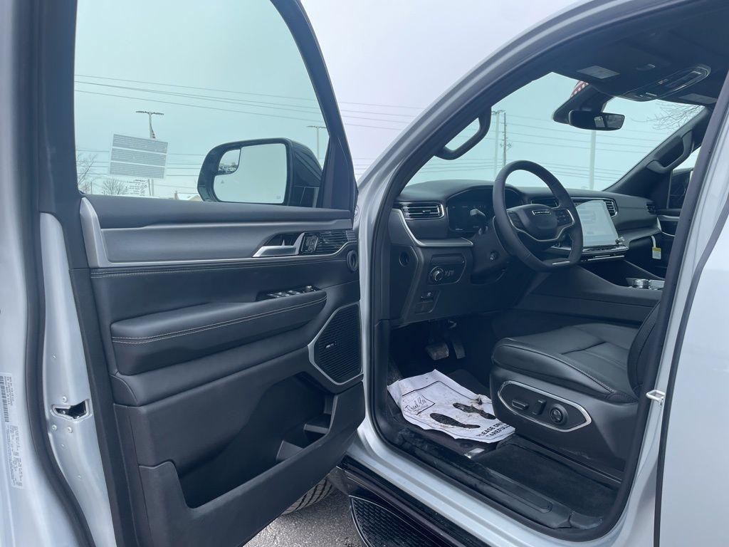 new 2026 Jeep Grand Wagoneer car, priced at $69,115