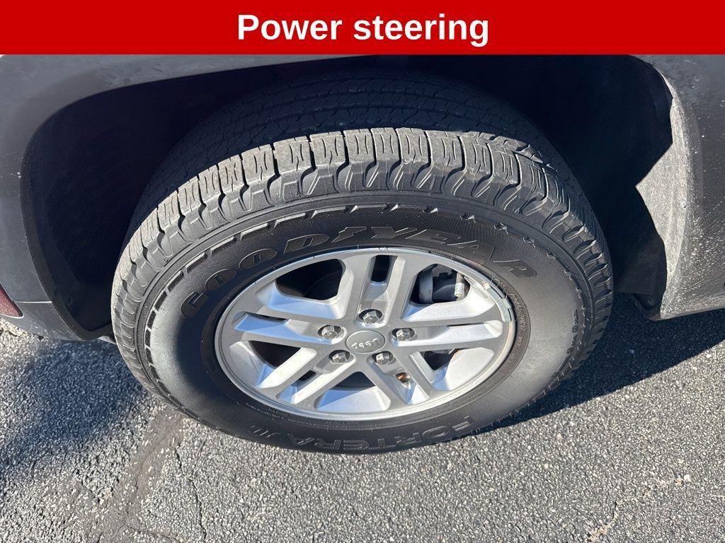 used 2023 Jeep Grand Cherokee car, priced at $27,750