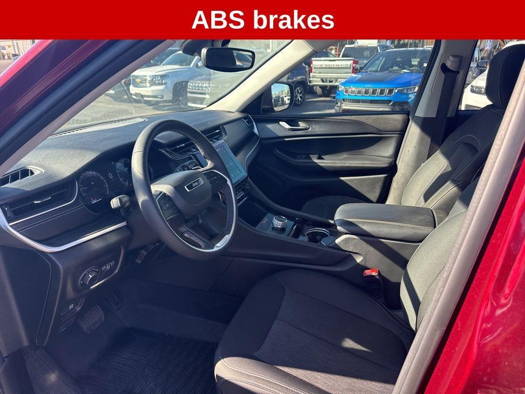 used 2023 Jeep Grand Cherokee car, priced at $27,750