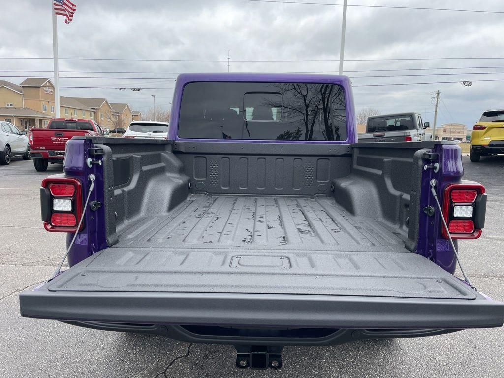 new 2026 Jeep Gladiator car, priced at $60,347