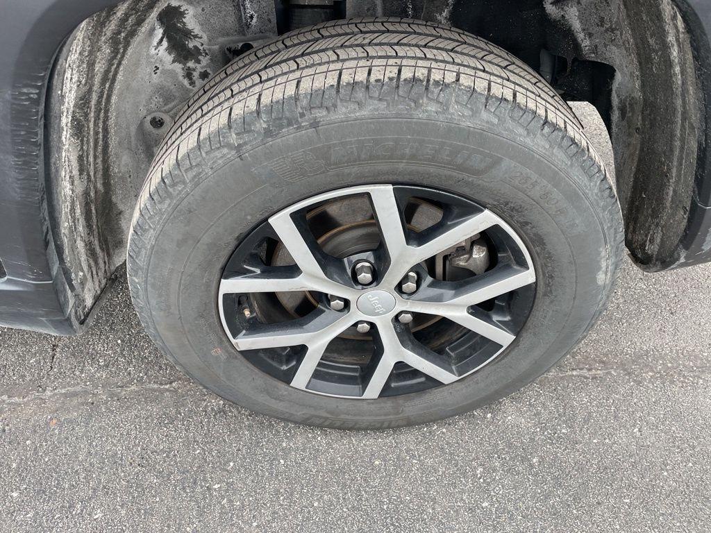 used 2024 Jeep Grand Cherokee L car, priced at $32,654