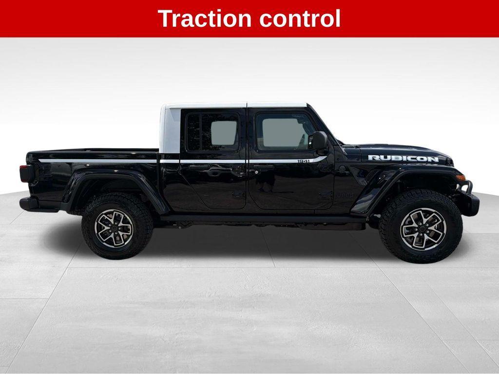 new 2026 Jeep Gladiator car, priced at $58,203