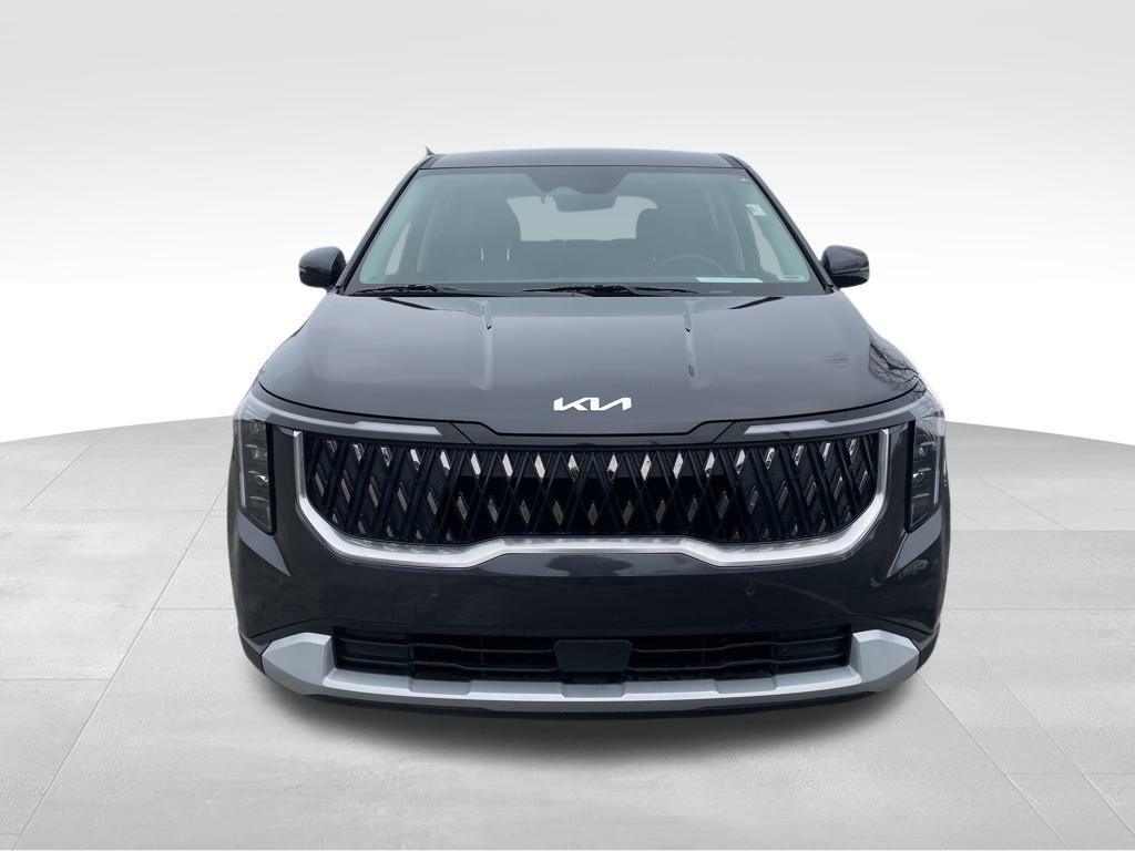 used 2025 Kia Carnival car, priced at $33,998