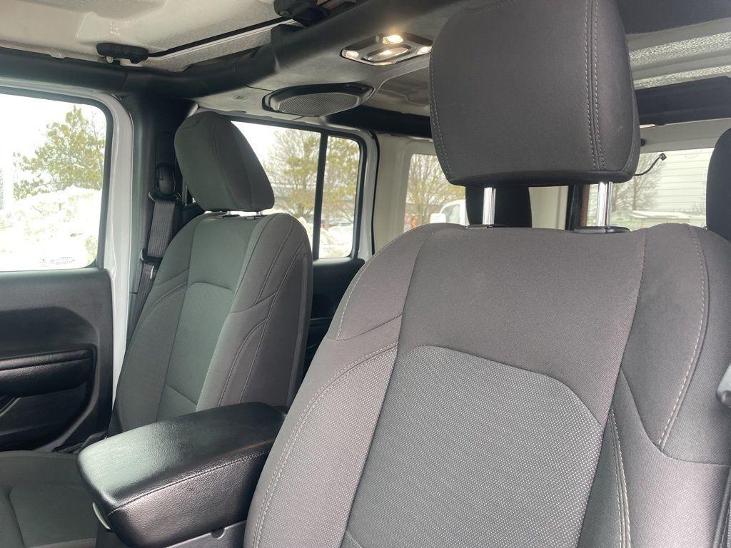 used 2021 Jeep Wrangler Unlimited car, priced at $27,165