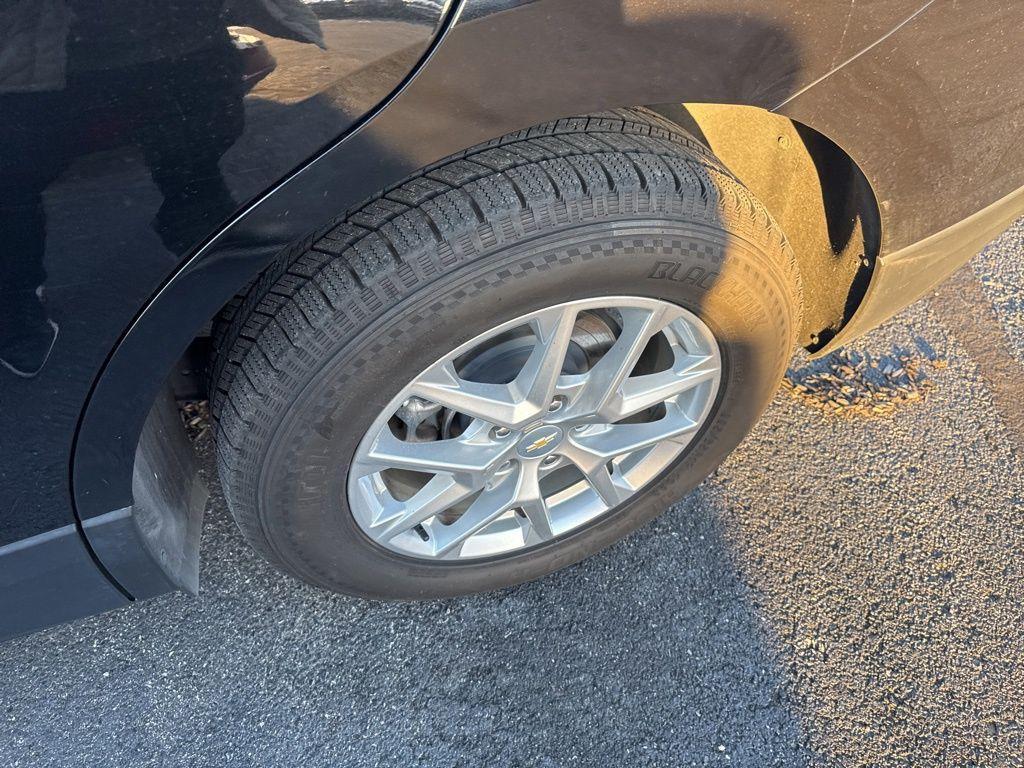 used 2022 Chevrolet Equinox car, priced at $19,317