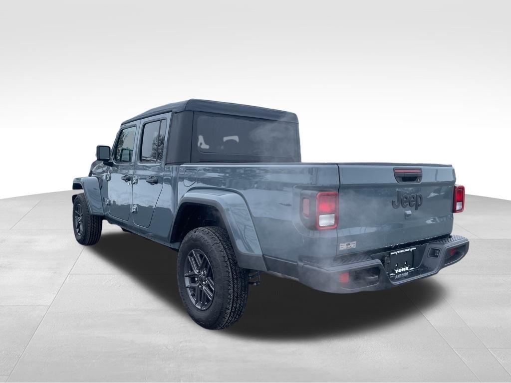 new 2026 Jeep Gladiator car, priced at $45,184
