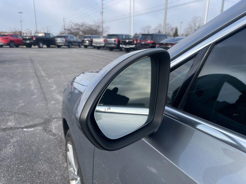 used 2022 Buick Envision car, priced at $24,895