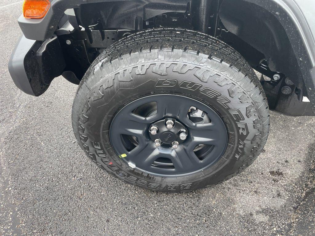 new 2026 Jeep Gladiator car, priced at $44,491