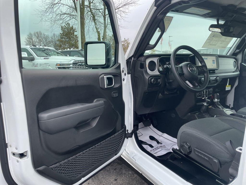 new 2026 Jeep Gladiator car, priced at $44,491