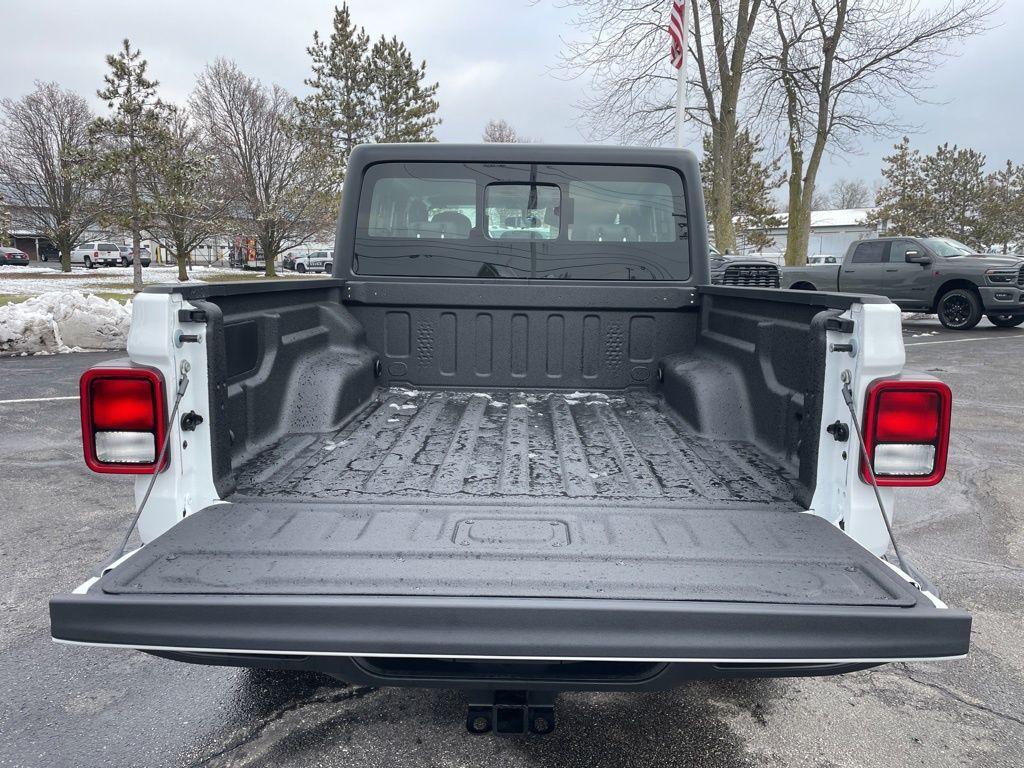 new 2026 Jeep Gladiator car, priced at $44,491