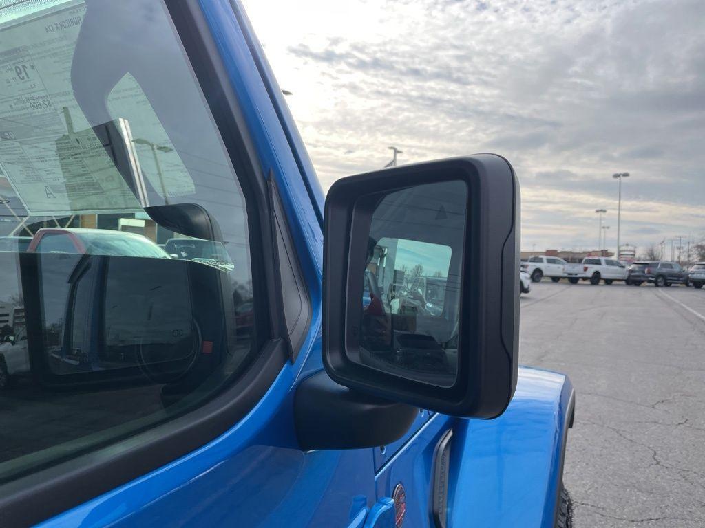 new 2026 Jeep Gladiator car, priced at $61,005