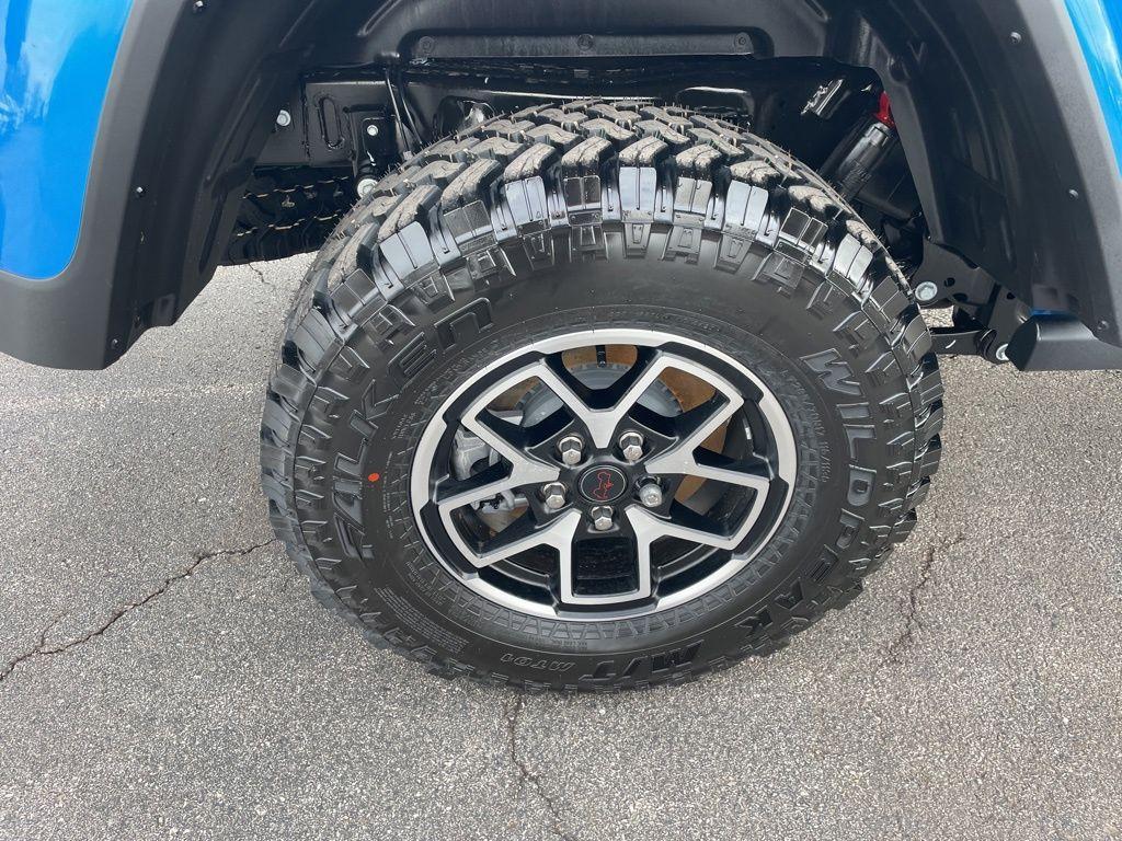 new 2026 Jeep Gladiator car, priced at $61,005