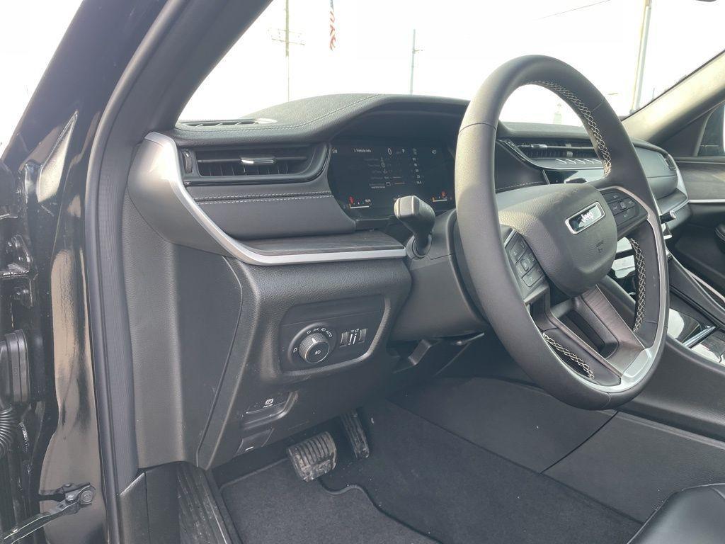 new 2026 Jeep Grand Cherokee car, priced at $46,581