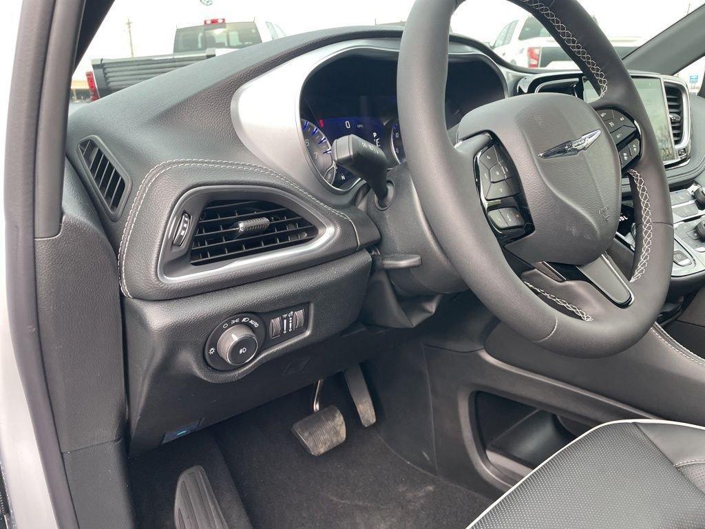 new 2026 Chrysler Pacifica car, priced at $56,863