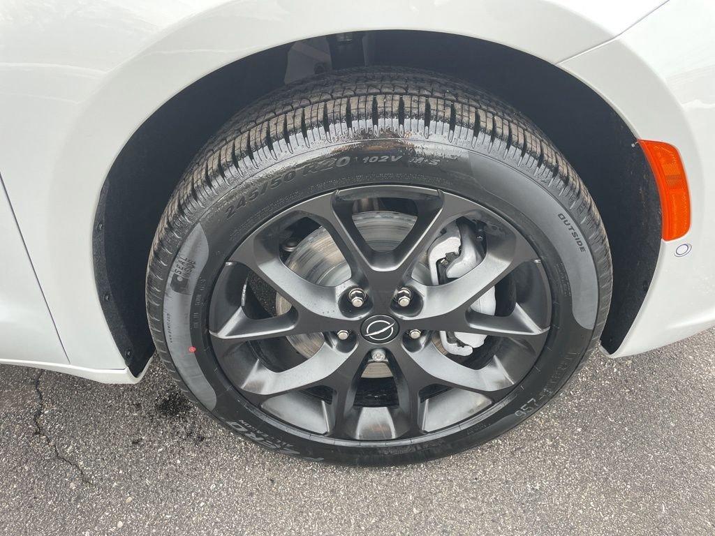 new 2026 Chrysler Pacifica car, priced at $56,863