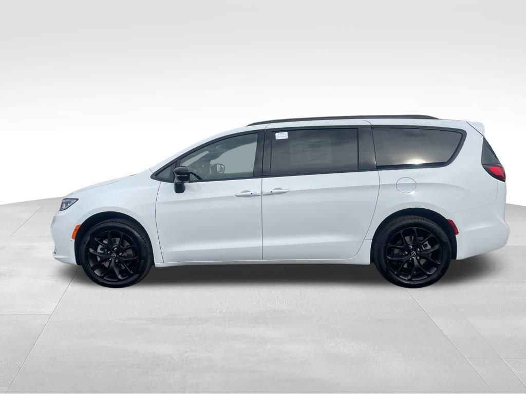 new 2026 Chrysler Pacifica car, priced at $56,863