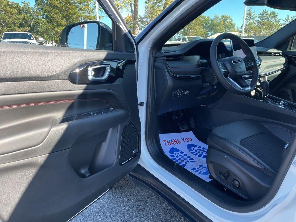 new 2026 Jeep Compass car, priced at $37,663