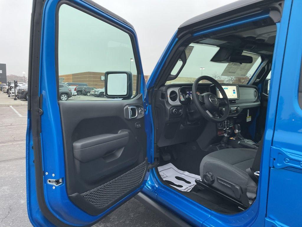 new 2026 Jeep Wrangler car, priced at $47,476