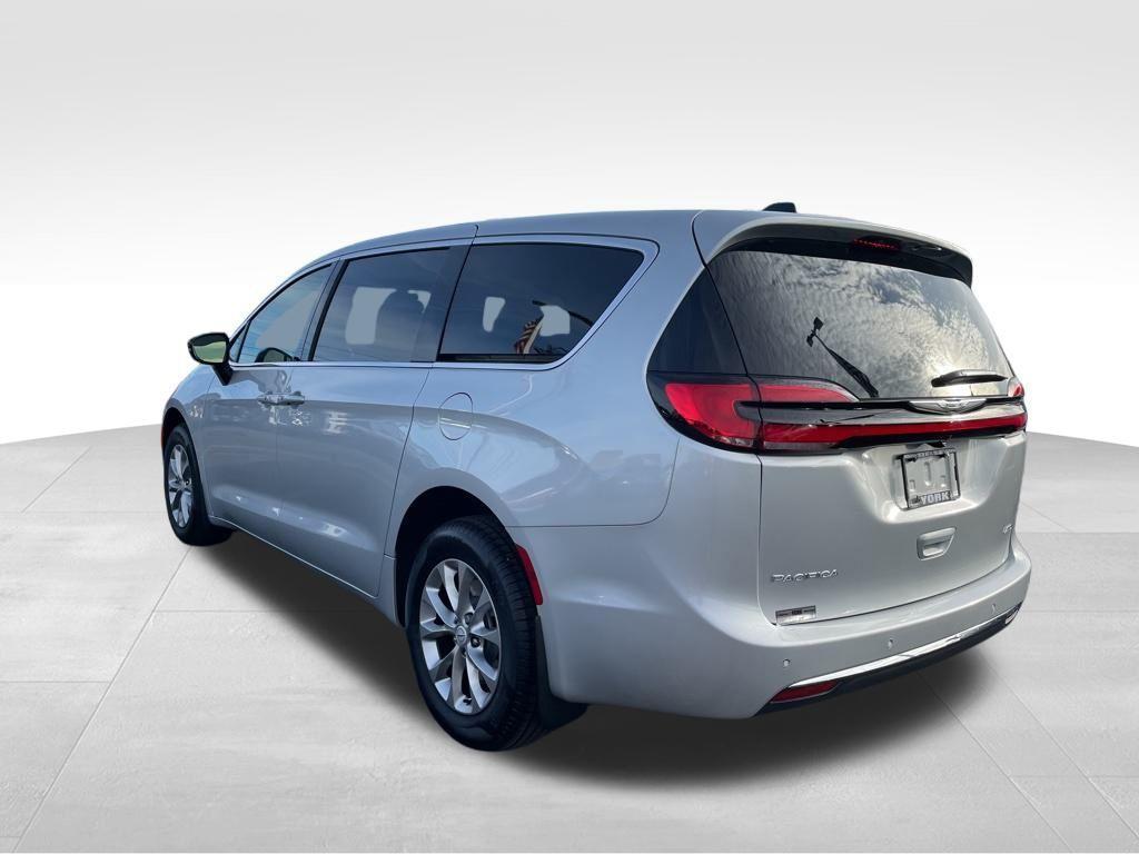 new 2026 Chrysler Pacifica car, priced at $46,995