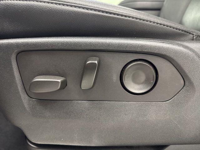used 2022 Chevrolet Silverado 1500 car, priced at $39,998