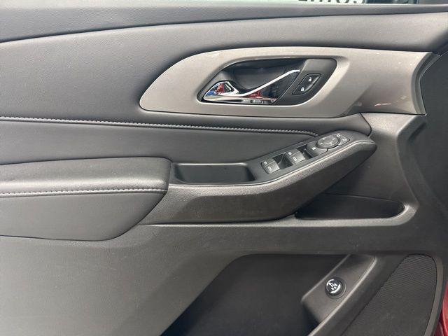 used 2023 Chevrolet Traverse car, priced at $32,500