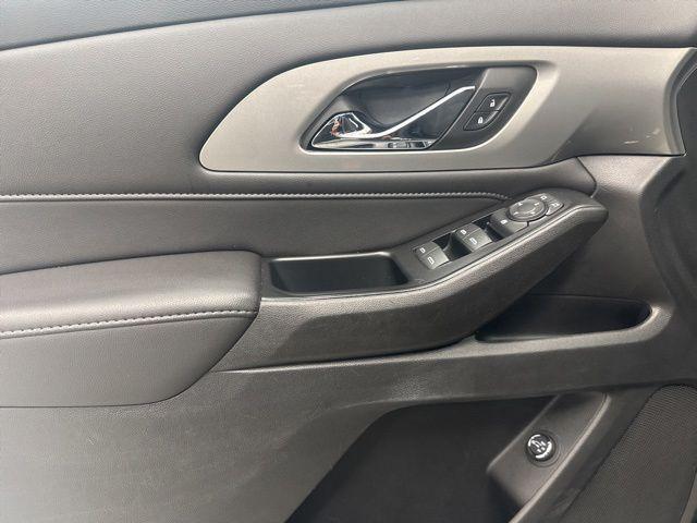 used 2022 Chevrolet Traverse car, priced at $23,799