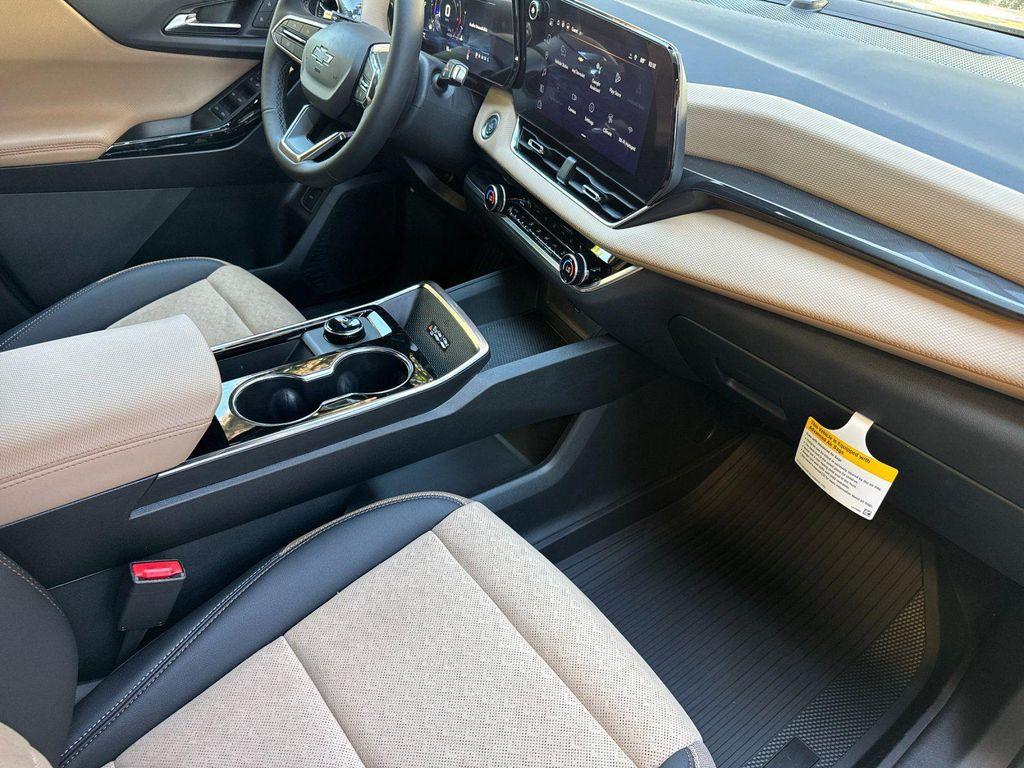 new 2026 Chevrolet Equinox car, priced at $36,423