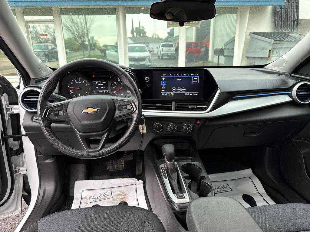 used 2024 Chevrolet Trax car, priced at $17,000