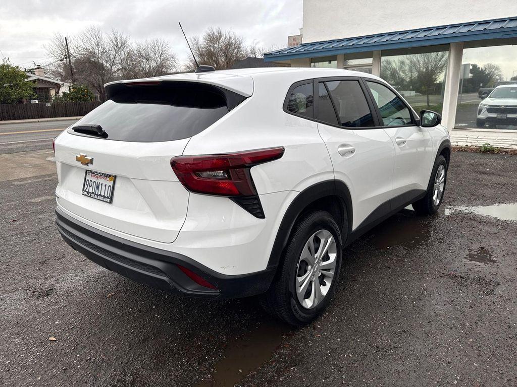 used 2024 Chevrolet Trax car, priced at $17,000