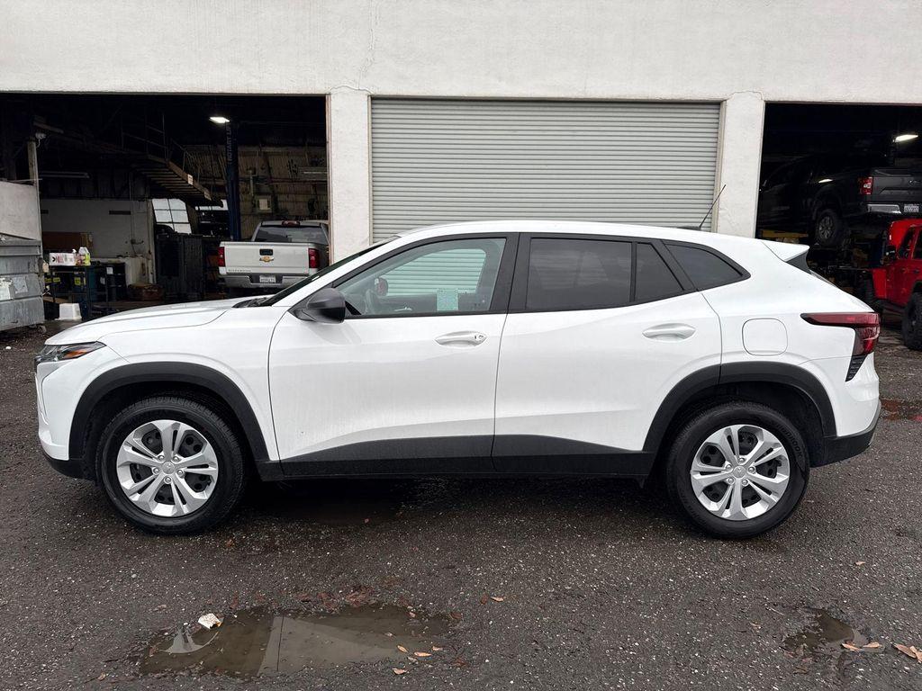 used 2024 Chevrolet Trax car, priced at $17,000