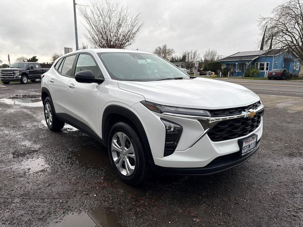 used 2024 Chevrolet Trax car, priced at $17,000