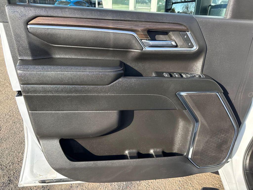 used 2024 Chevrolet Silverado 2500 car, priced at $44,000