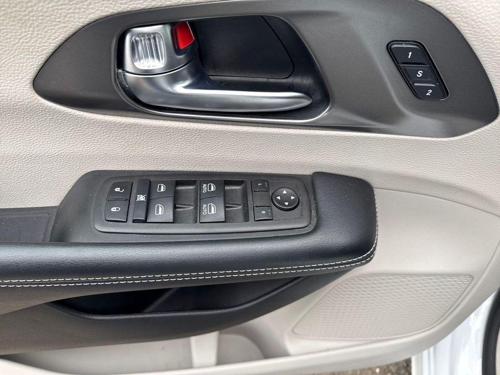 used 2023 Chrysler Pacifica car, priced at $21,800