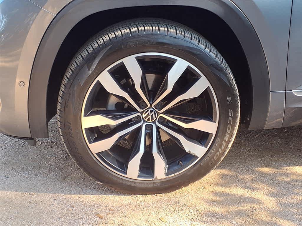 used 2021 Volkswagen Atlas car, priced at $25,988