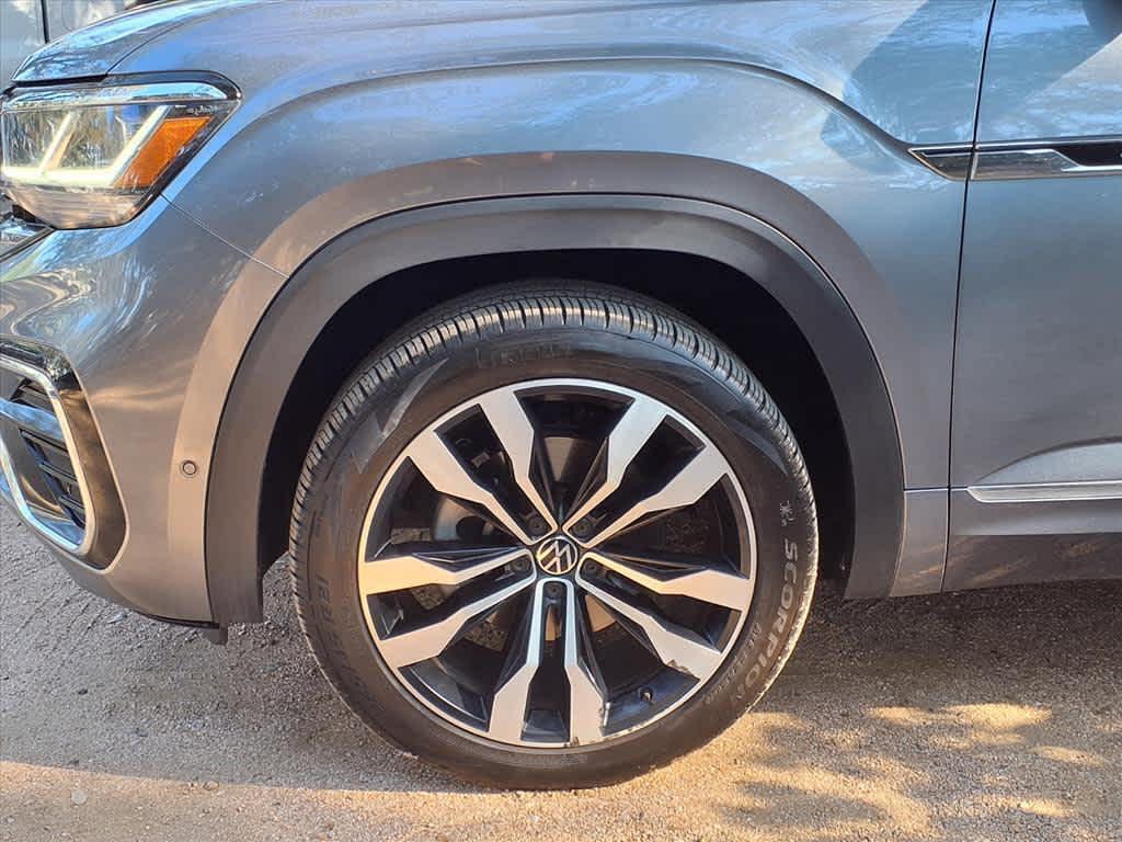 used 2021 Volkswagen Atlas car, priced at $25,988