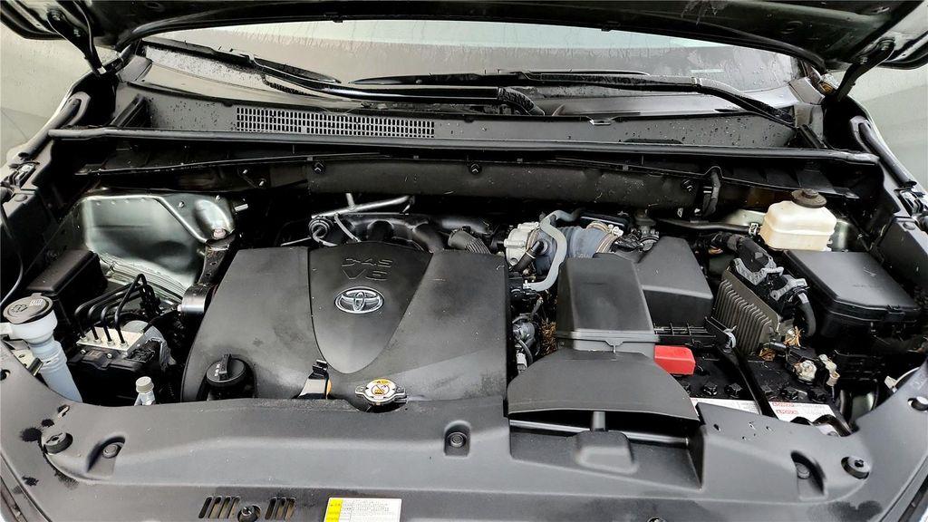 used 2019 Toyota Highlander car, priced at $34,195