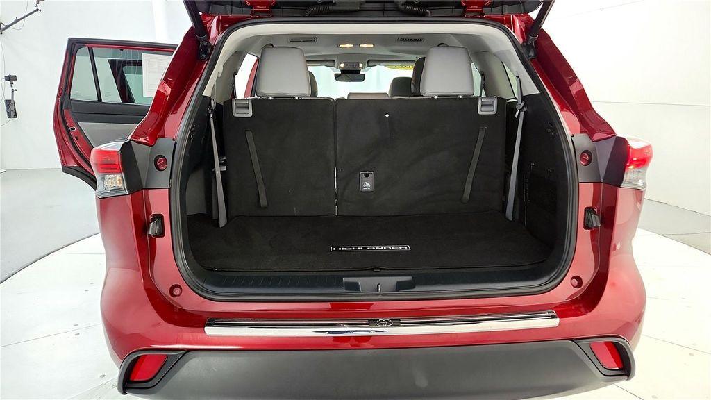 used 2022 Toyota Highlander car, priced at $32,985