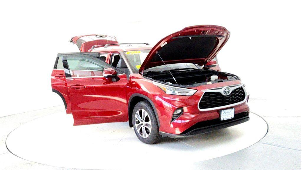 used 2022 Toyota Highlander car, priced at $32,985