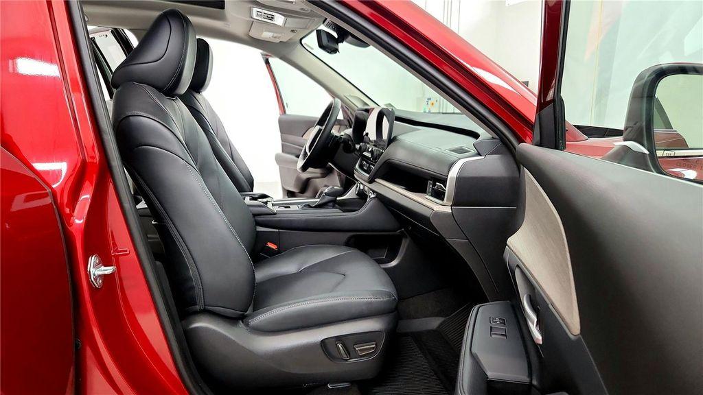 used 2025 Toyota Grand Highlander car, priced at $49,485