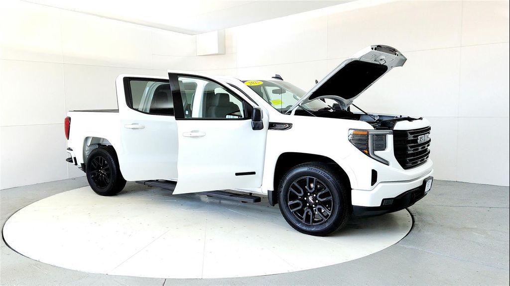 used 2025 GMC Sierra 1500 car, priced at $46,295