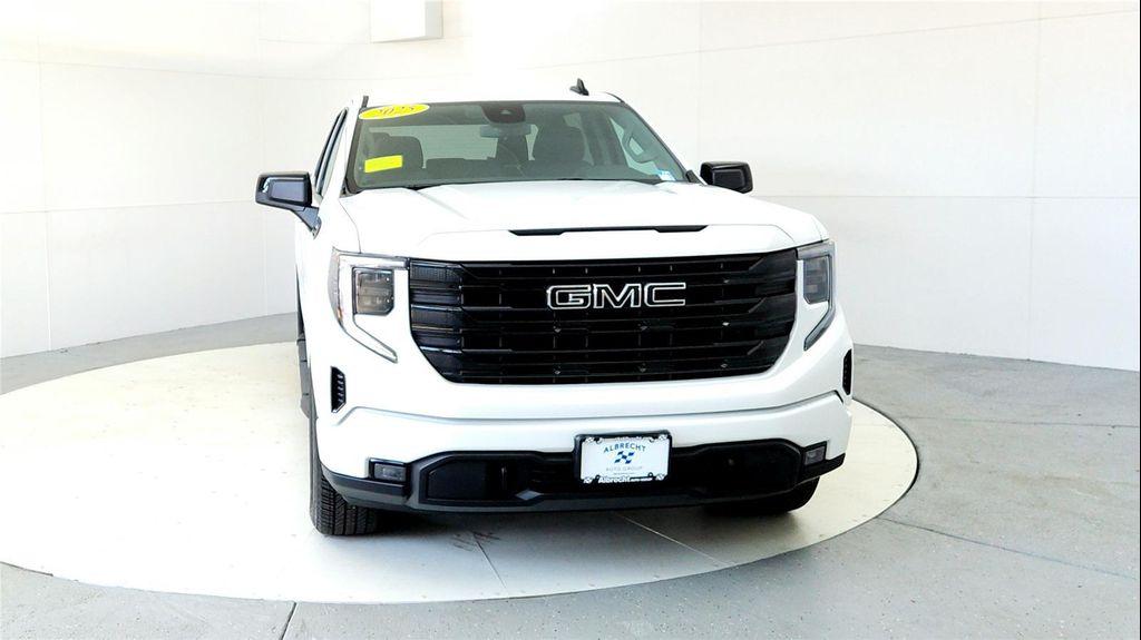 used 2025 GMC Sierra 1500 car, priced at $46,295