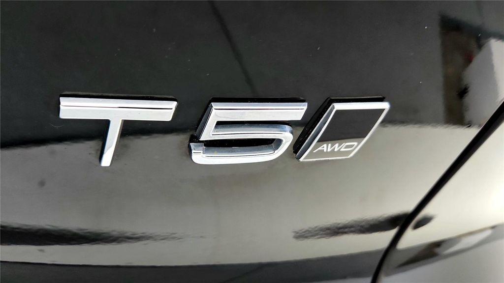 used 2021 Volvo XC40 car, priced at $20,985