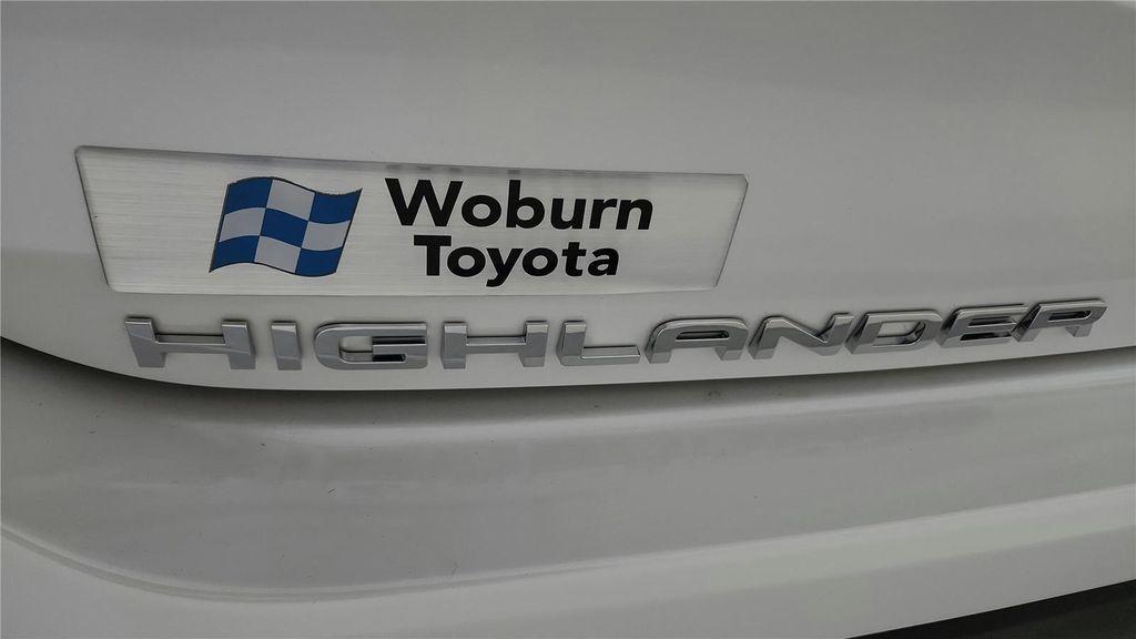 used 2022 Toyota Highlander car, priced at $32,000