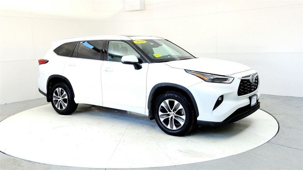 used 2022 Toyota Highlander car, priced at $32,000