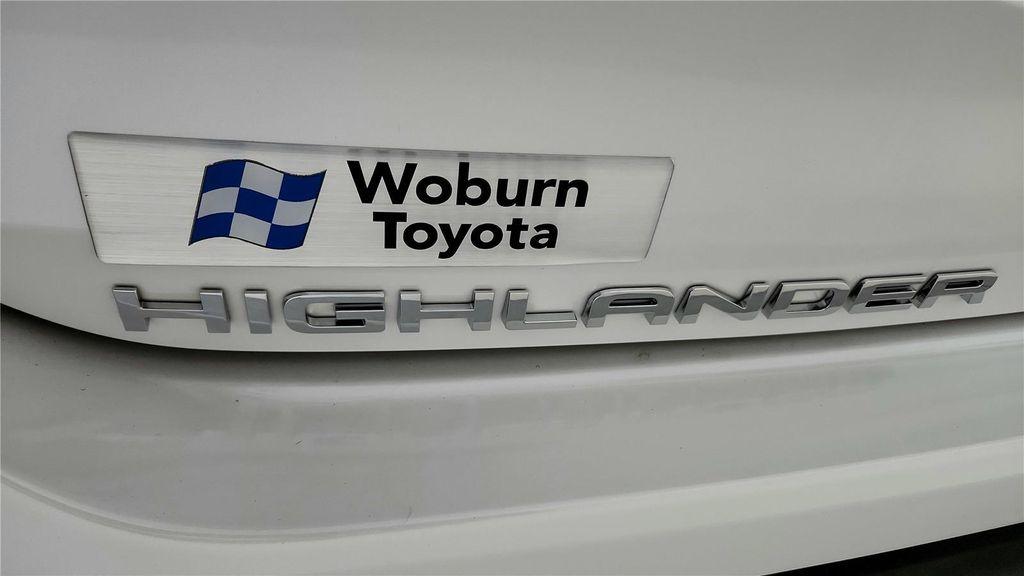 used 2022 Toyota Highlander car, priced at $32,000