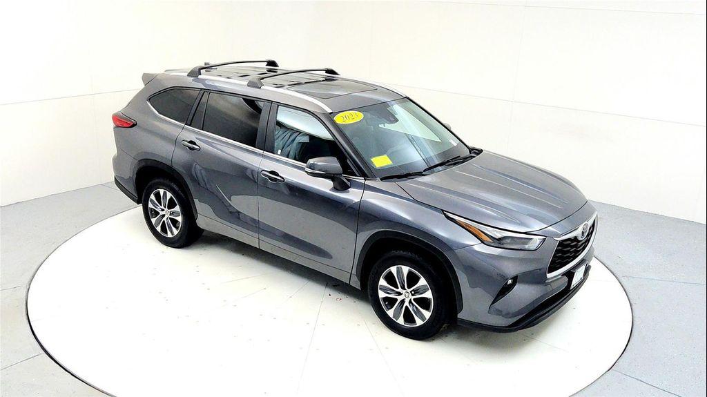 used 2023 Toyota Highlander car, priced at $32,395