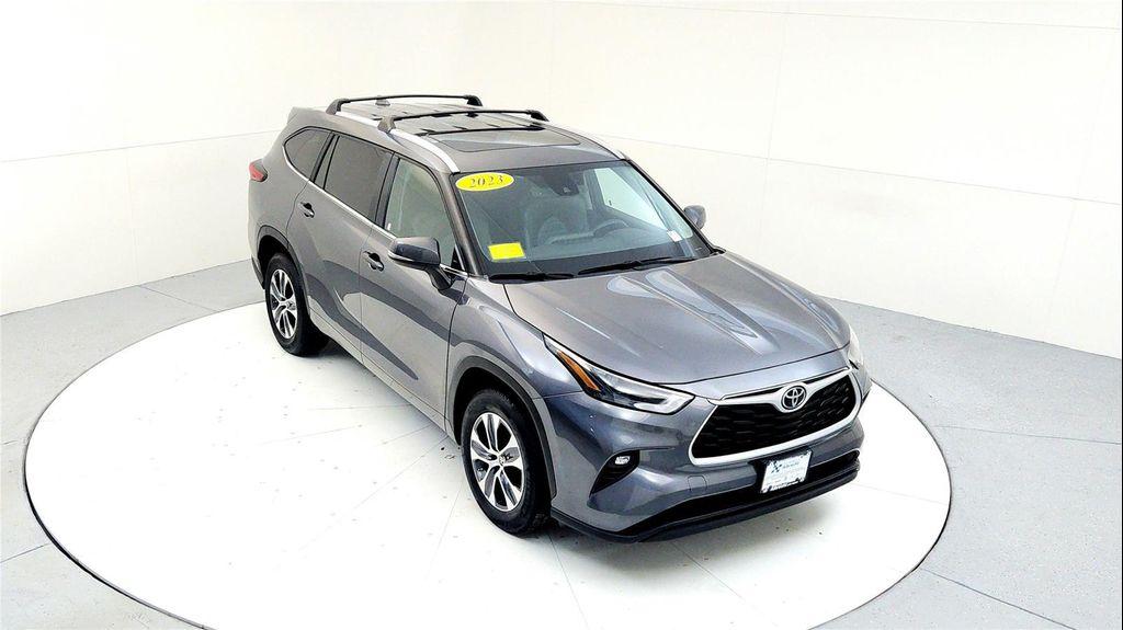 used 2023 Toyota Highlander car, priced at $32,395