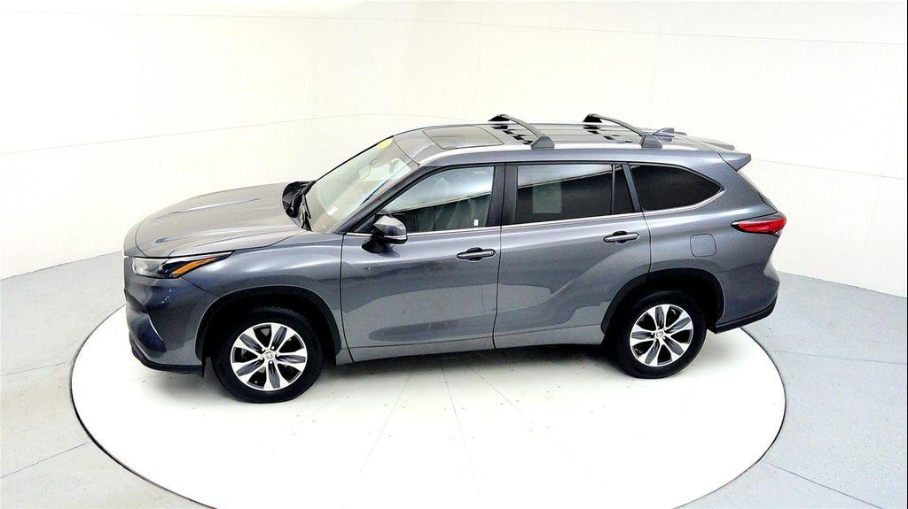 used 2023 Toyota Highlander car, priced at $32,395