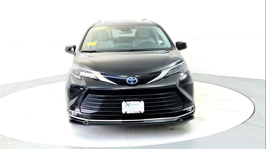 used 2024 Toyota Sienna car