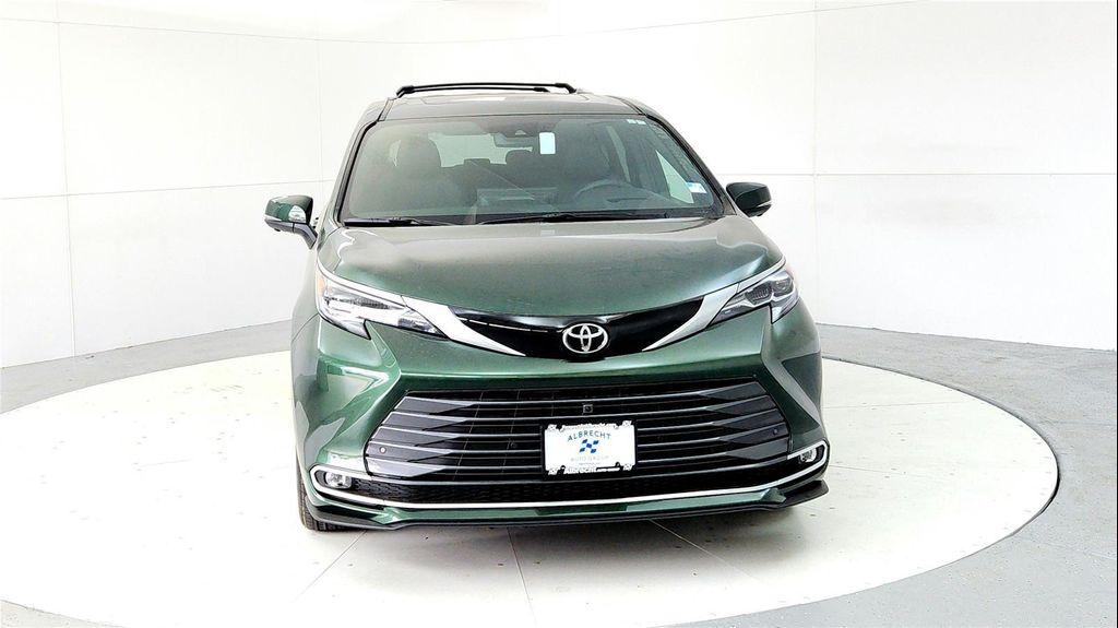 new 2026 Toyota Sienna car, priced at $63,383